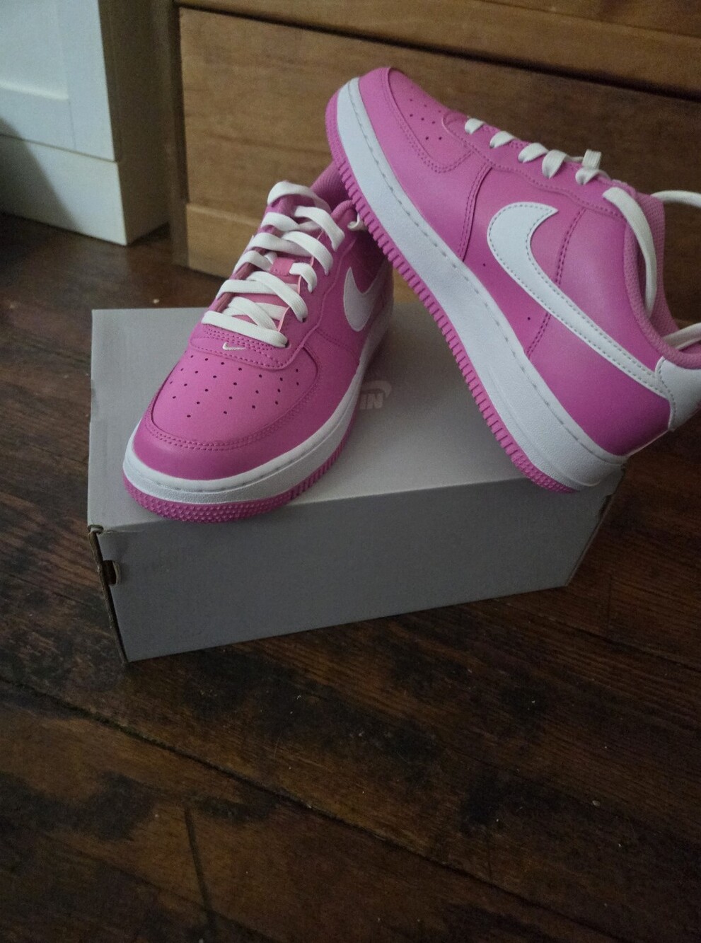Nike Women's Pink and White Low-Top Sneakers